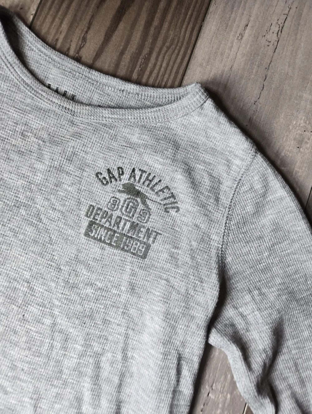Baby Gap Gray Waffle Knit Long Sleeve Thermal Tee T-Shirt Size 4T Toddler Boy